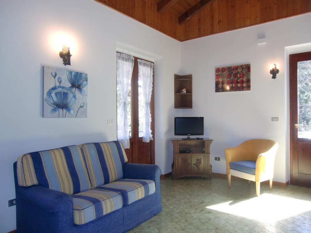 Casa Ambra Apartment Val Maria-Pur Ruang foto
