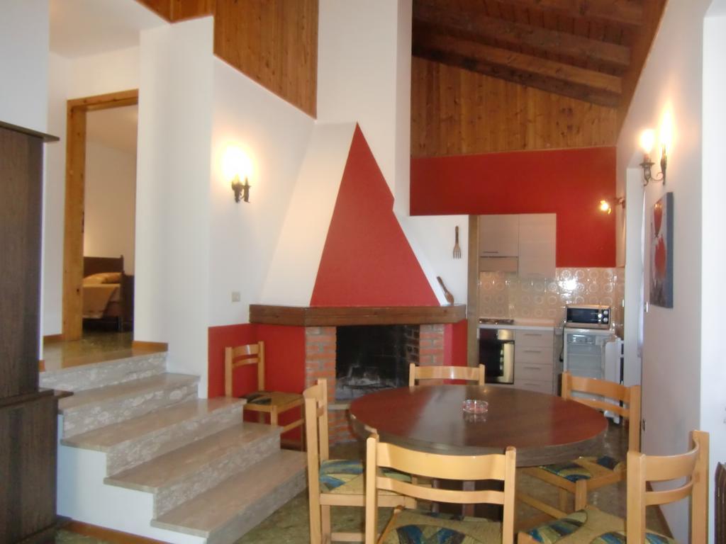 Casa Ambra Apartment Val Maria-Pur Ruang foto